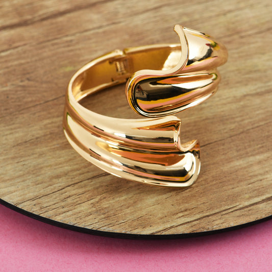 Minimalist Heart Toggle Bracelet