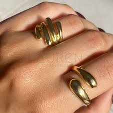 Auric Stride Band Ring