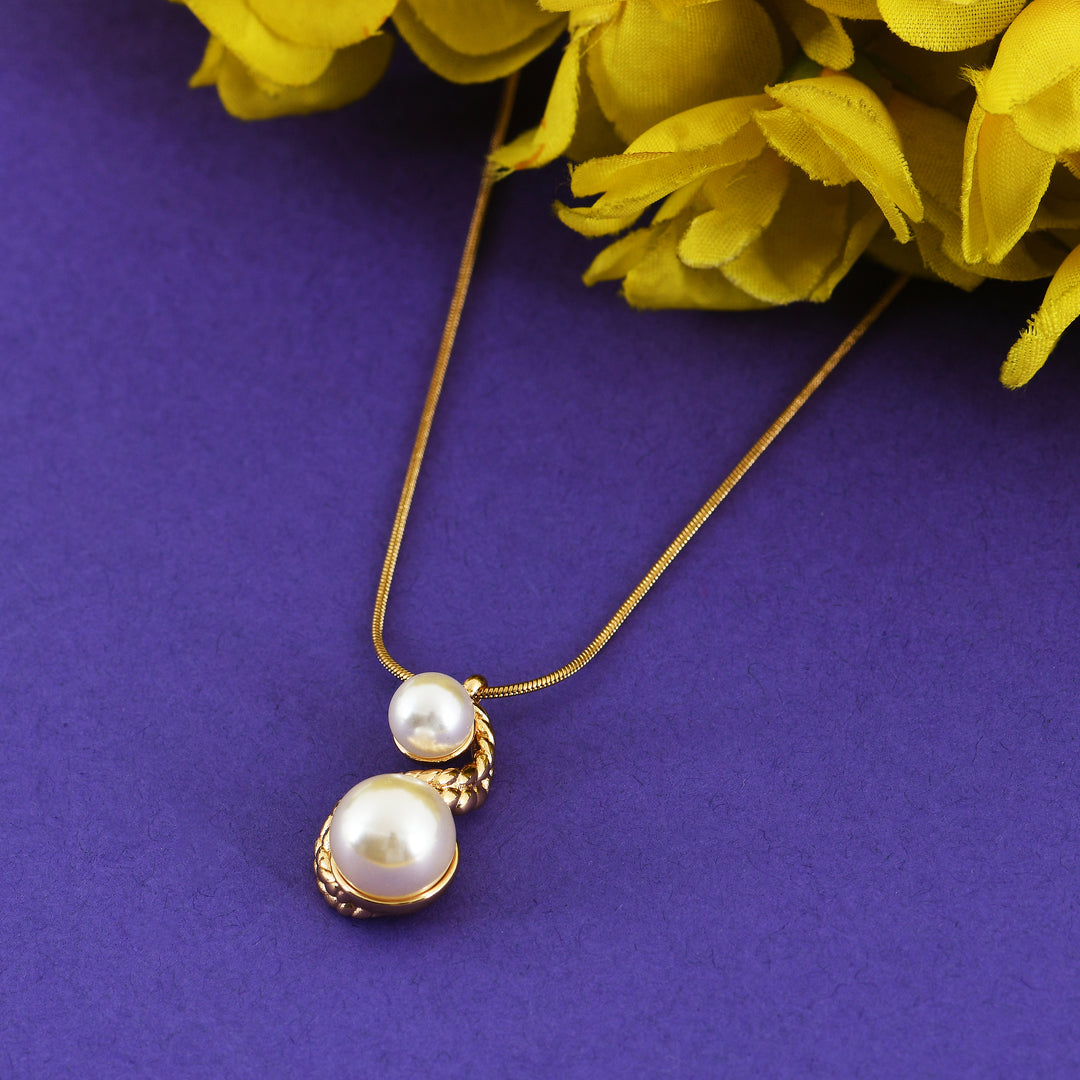 Lunar Glow Pearl Pendant Necklace