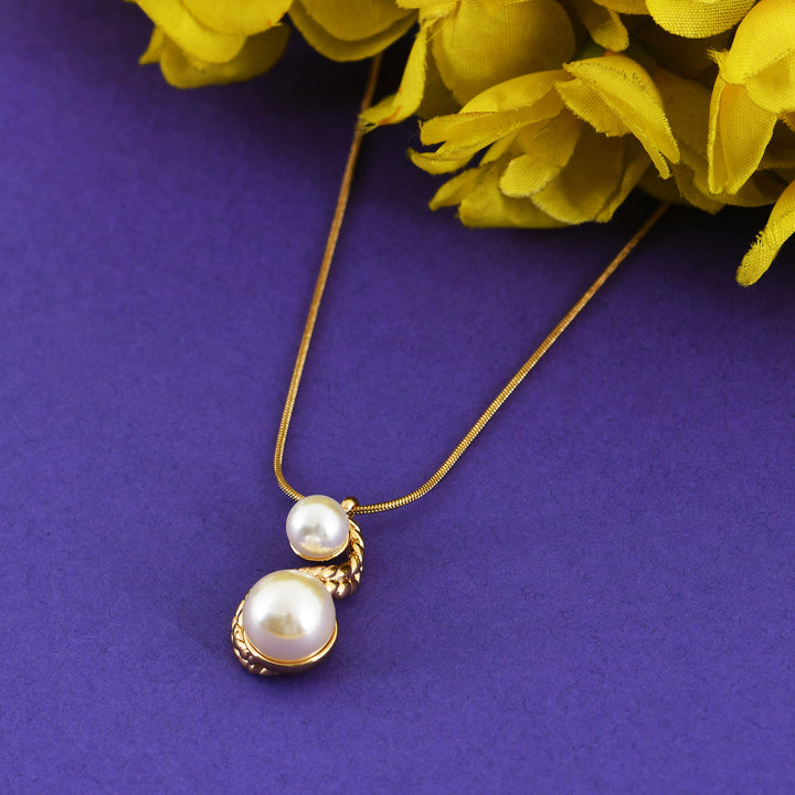 Lunar Glow Pearl Pendant Necklace