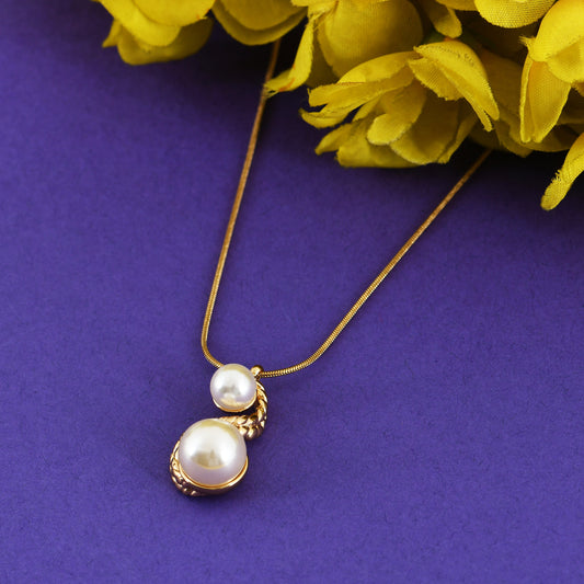 Lunar Glow Pearl Pendant Necklace