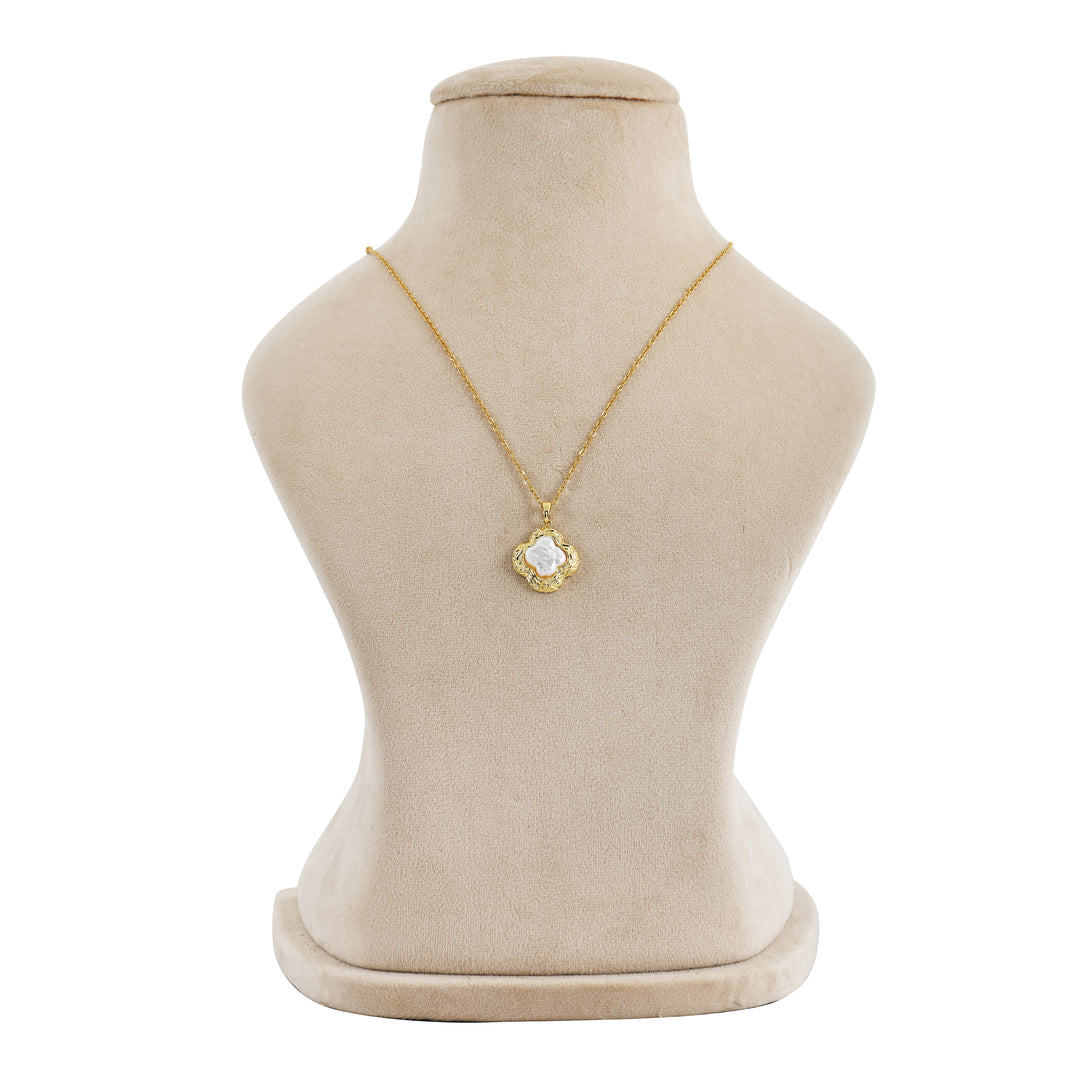 Mother of Pearl Clover Pendant Necklace