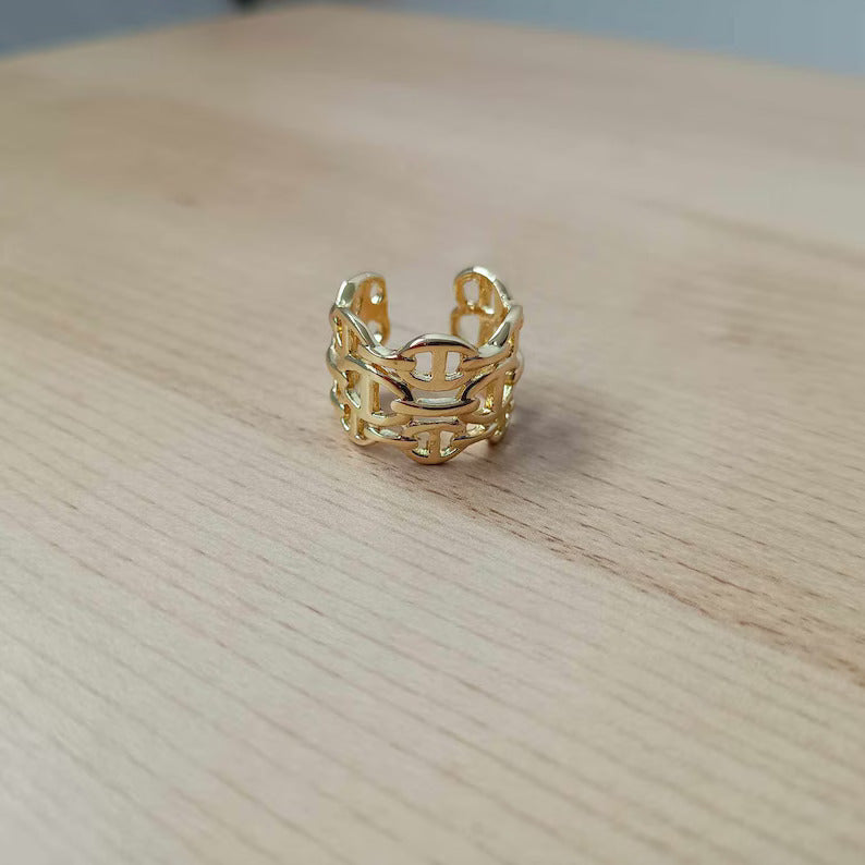 Royal Interlock Ring